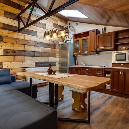 Four Bedrooms Apartment In The Heart Of Lviv Exterior photo