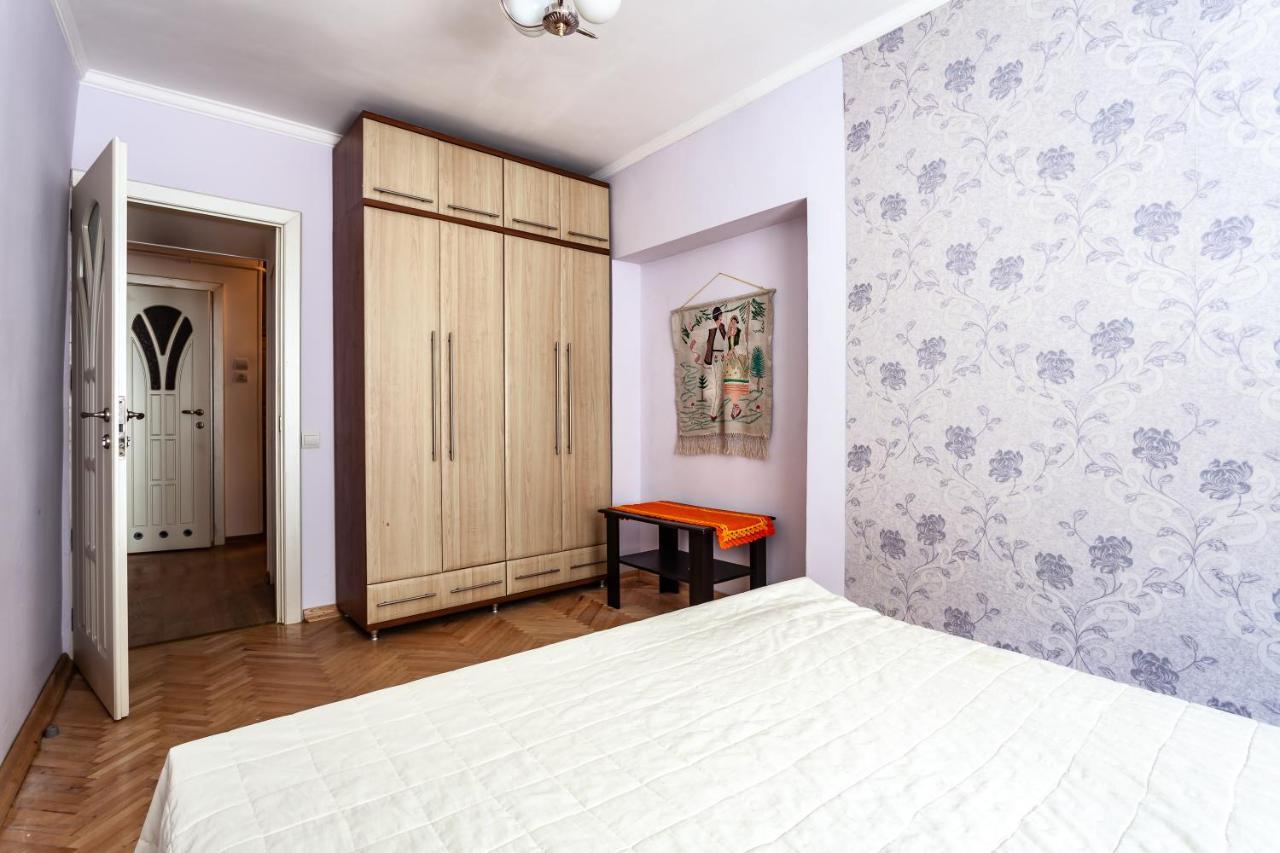 Four Bedrooms Apartment In The Heart Of Lviv Exterior photo